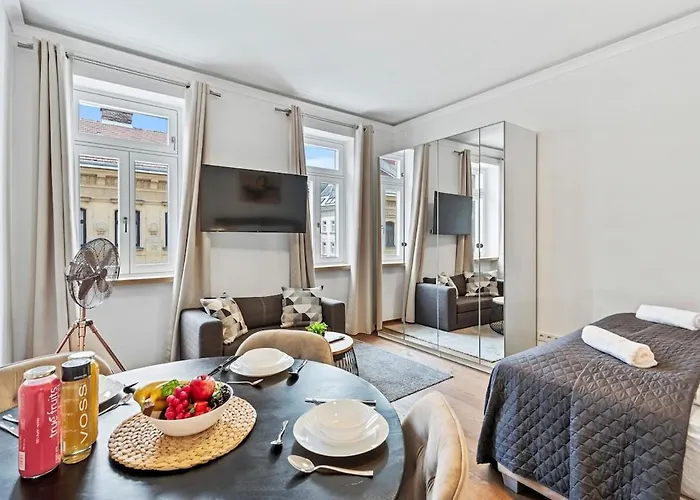 Stylish Studio, Smart Tv, 2 Beds *